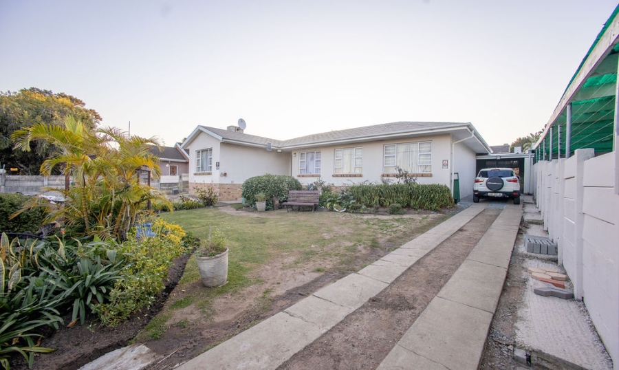 3 Bedroom Property for Sale in Sunnyridge Eastern Cape